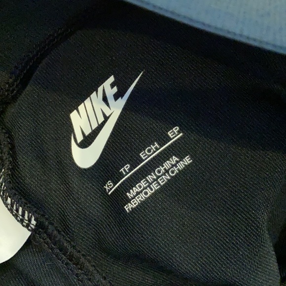 Nike Sports Bra + Leggings - Picture 6 of 6